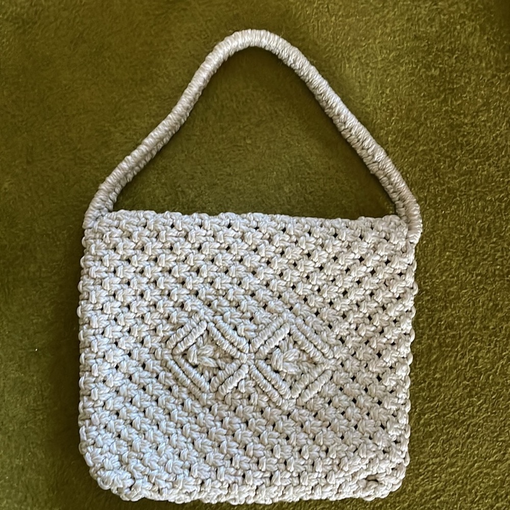 VINTAGE hand crafted macrame cream colored purse - Picture 4 of 10